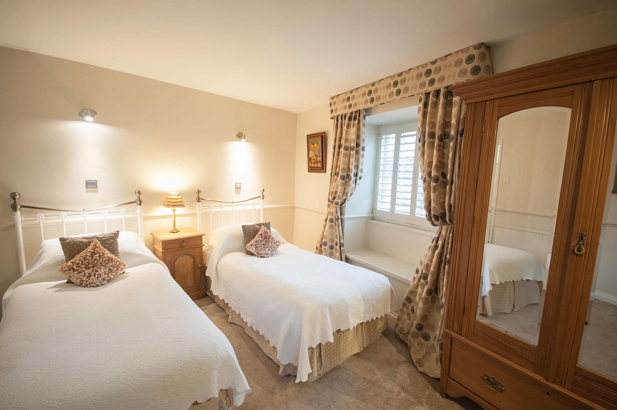 Apsley House Bed and Breakfast Μπαθ Εξωτερικό φωτογραφία