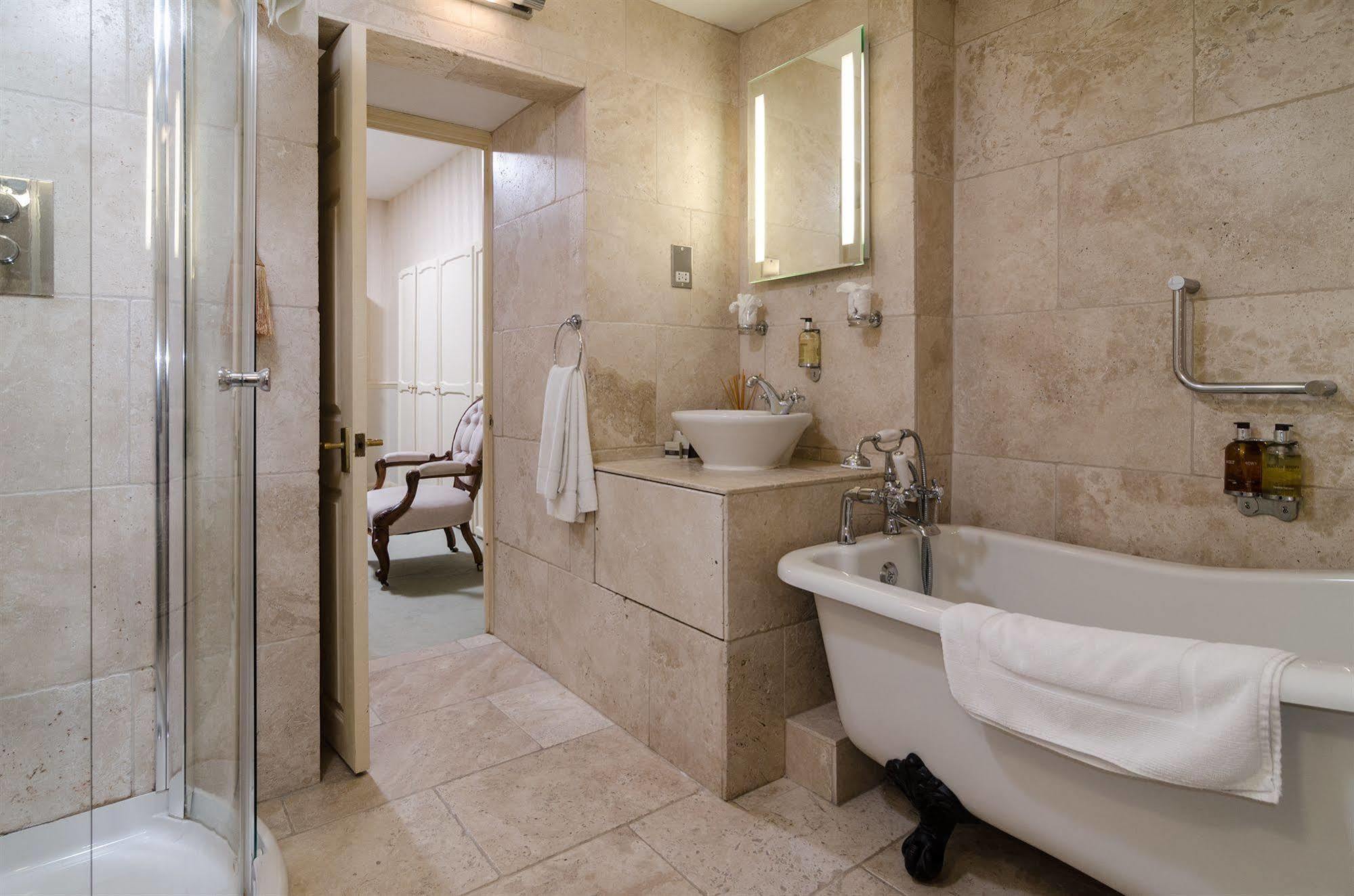 Apsley House Bed and Breakfast Μπαθ Εξωτερικό φωτογραφία